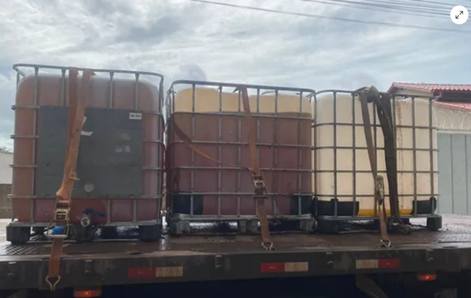 Dupla é indiciada por desviar e vender mais de 80 mil litros de diesel de empresa em Goiás