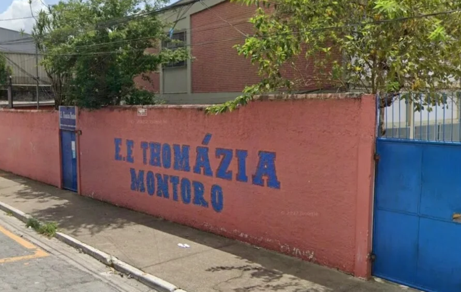 Três professores e um aluno são esfaqueados dentro de escola em São Paulo