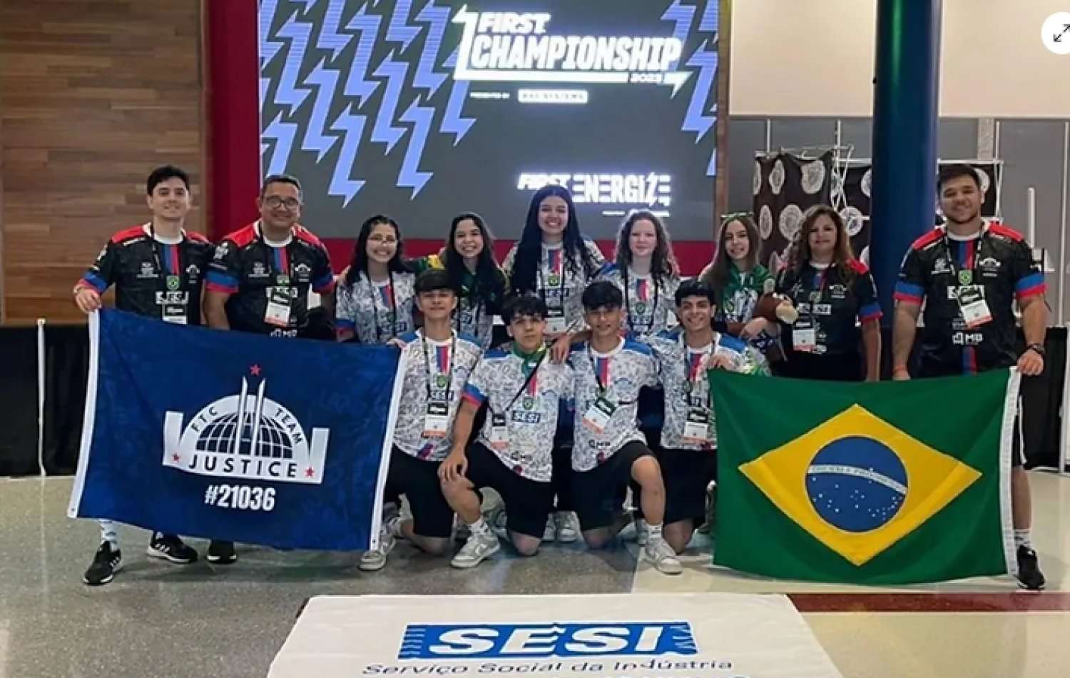 Alunos goianos são premiados em mundial de robótica nos EUA com robô inspirado no Batman