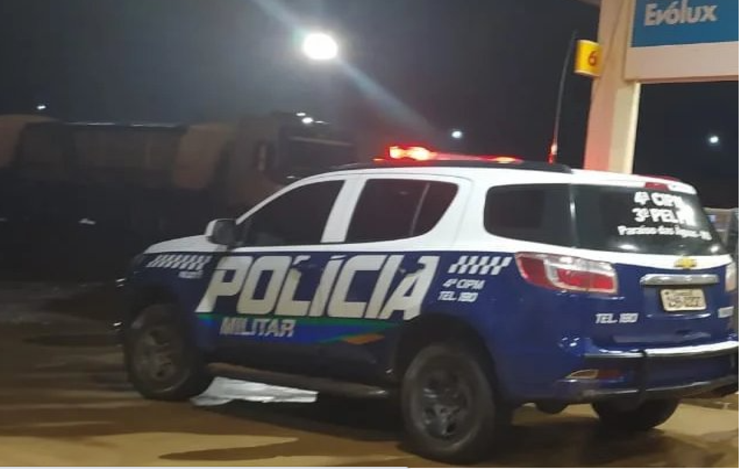Homem é preso após ameaçar atirar em quem não pagar bebidas para ele em conveniência de Paraíso das Águas