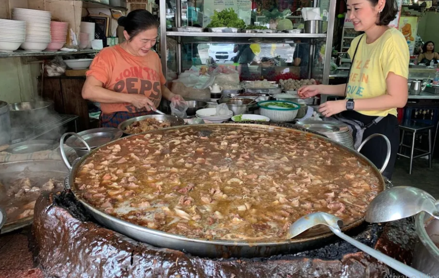 Restaurante reaproveita restos da mesma sopa há 47 anos