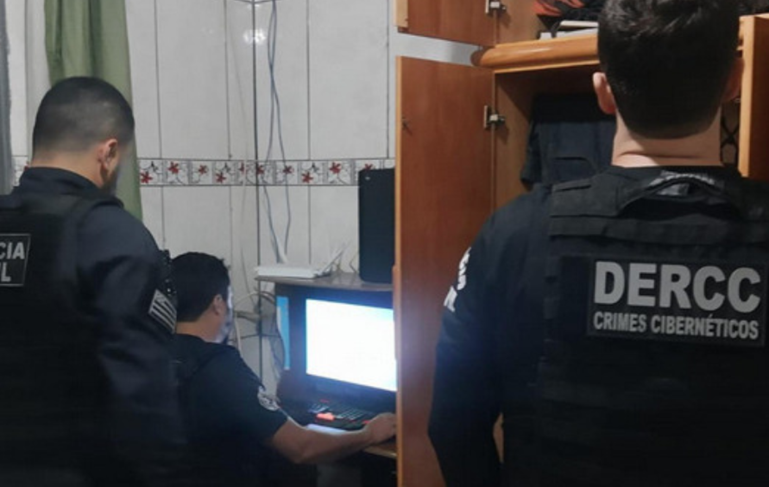 PCGO cumpre mandados contra suspeitos de armazenar pornografia e imagens de automutilação de menores