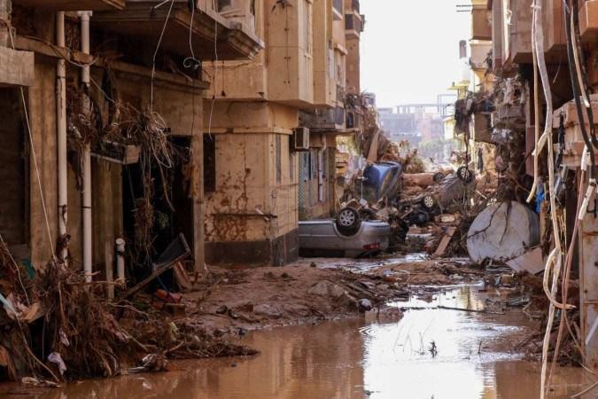 Sobe para 5 mil o número de mortos pela tempestade na Líbia