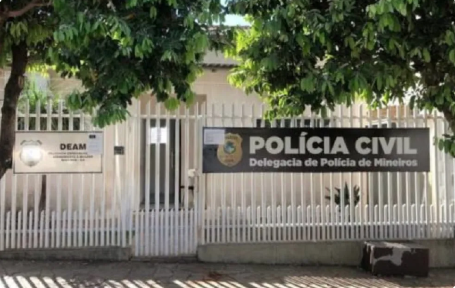 Mulher liga para a polícia e simula pedido de remédio para denunciar agressões sofridas pelo companheiro, diz PM