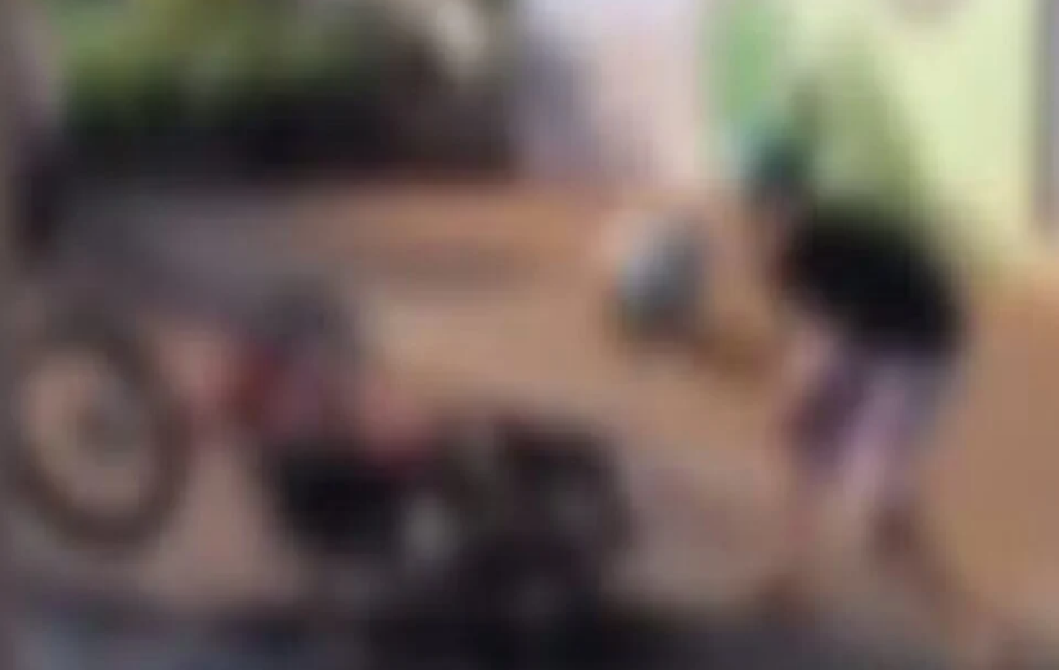 Adolescente quebra moto após ter veículo apreendido em Anápolis: “eu que paguei”