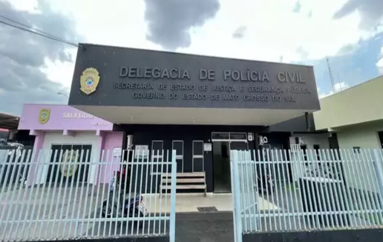 Costa Rica: Mulher é encontrada desorientada em calçada e diz ter sido estuprada