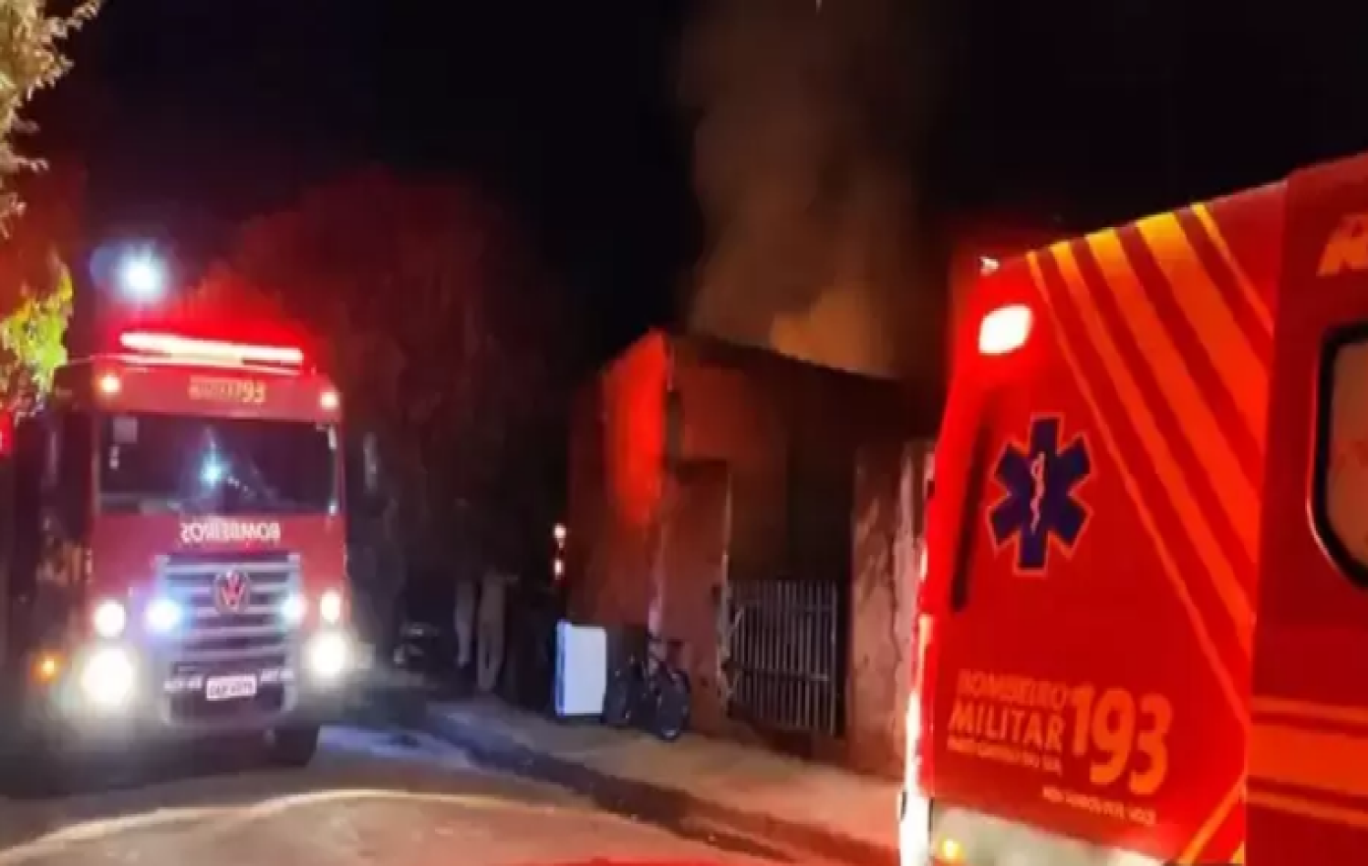 Incêndio destrói casa e deixa idoso ferido em Paranaíba