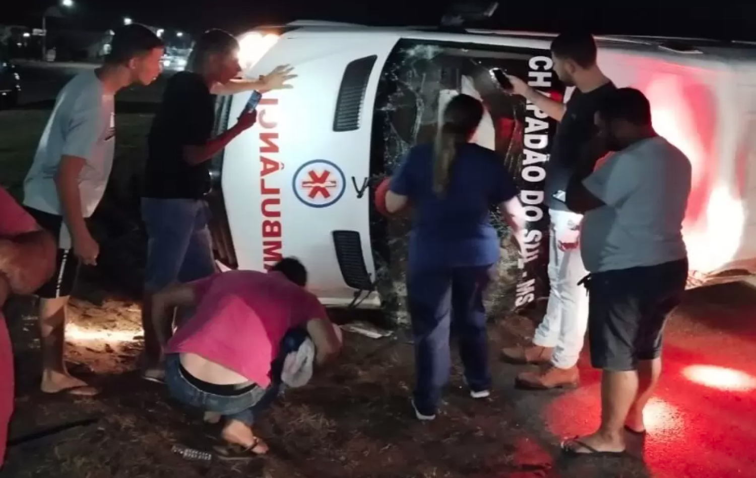 Acidente com ambulância de Chapadão do Sul na BR 163 todos saíram ileso