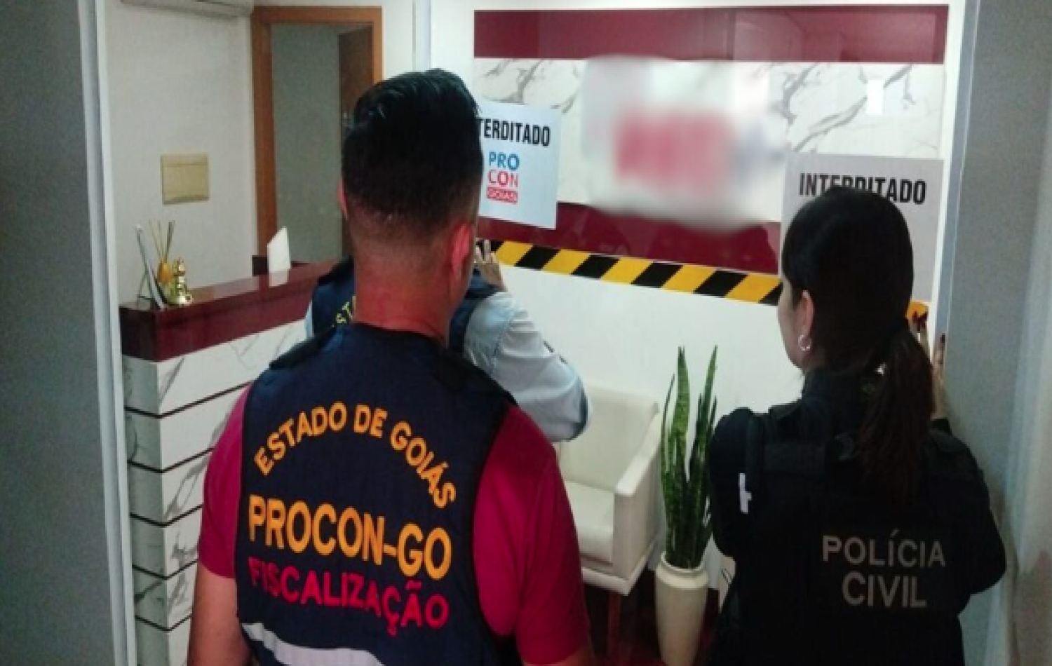 Operação em Aparecida interdita 6 lojas que aplicavam golpe do falso financiamento