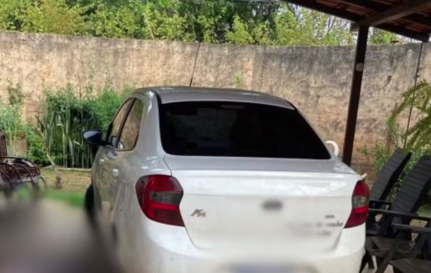 Homem encontra vizinho morto ao sair para ir para o trabalho, em Goiânia