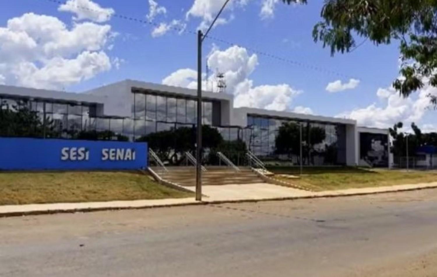 Cerca de 40 crianças de uma  escola em Luziânia são internadas após crise de vômito e diarreia.