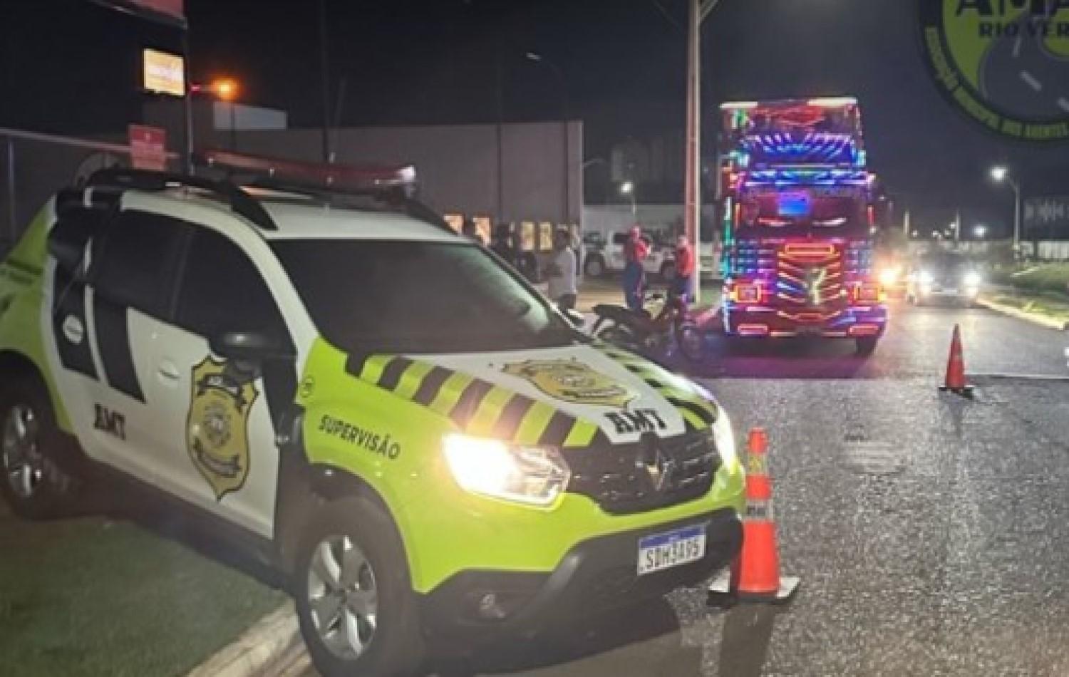 Motorista que dirigia ‘Carreta Furacão’ em Rio Verde é flagrado sem CNH