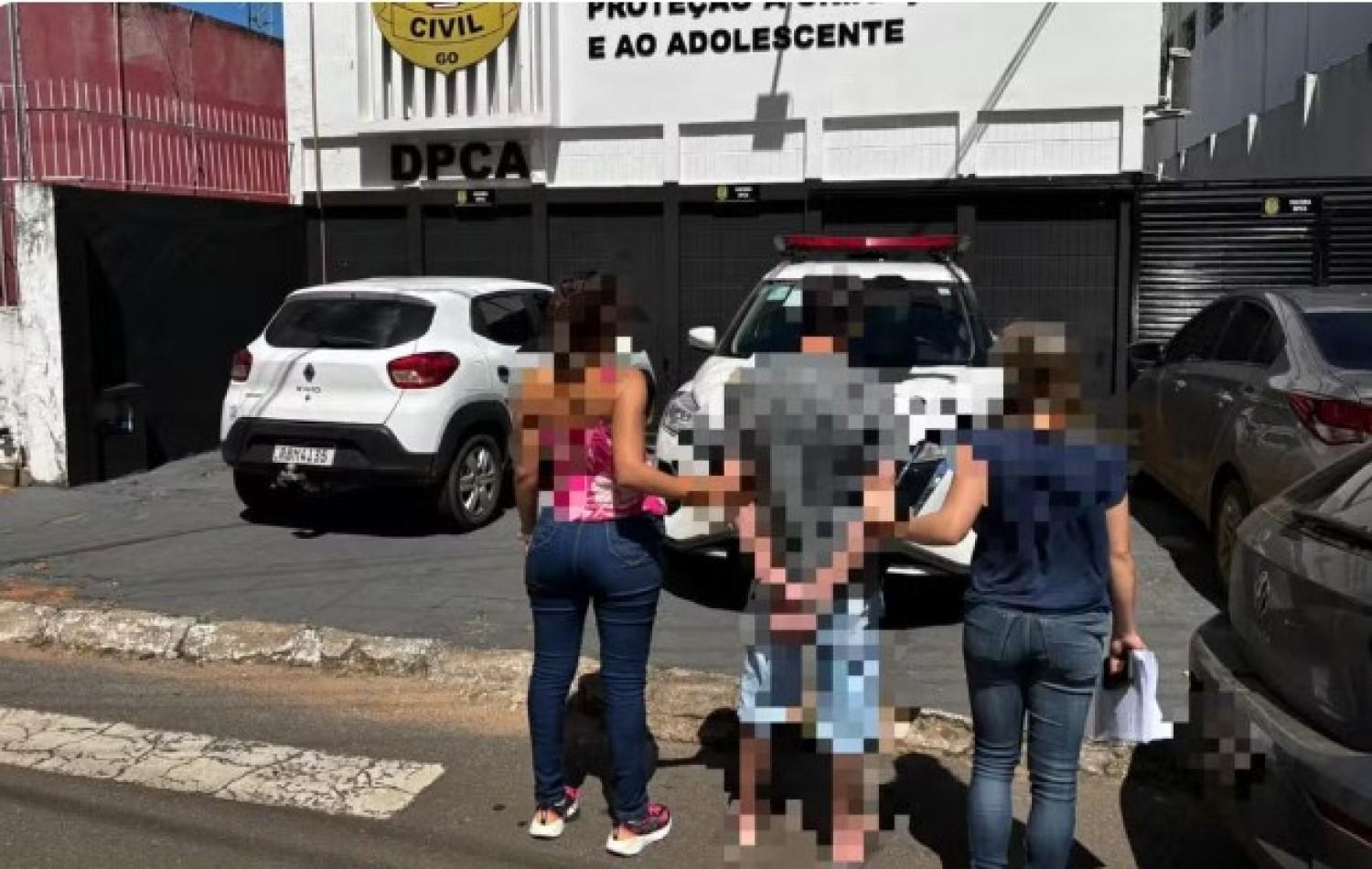 Primas estupradas pelo namorado da avó gritaram pedindo ajuda, mas foram ignoradas, diz delegada