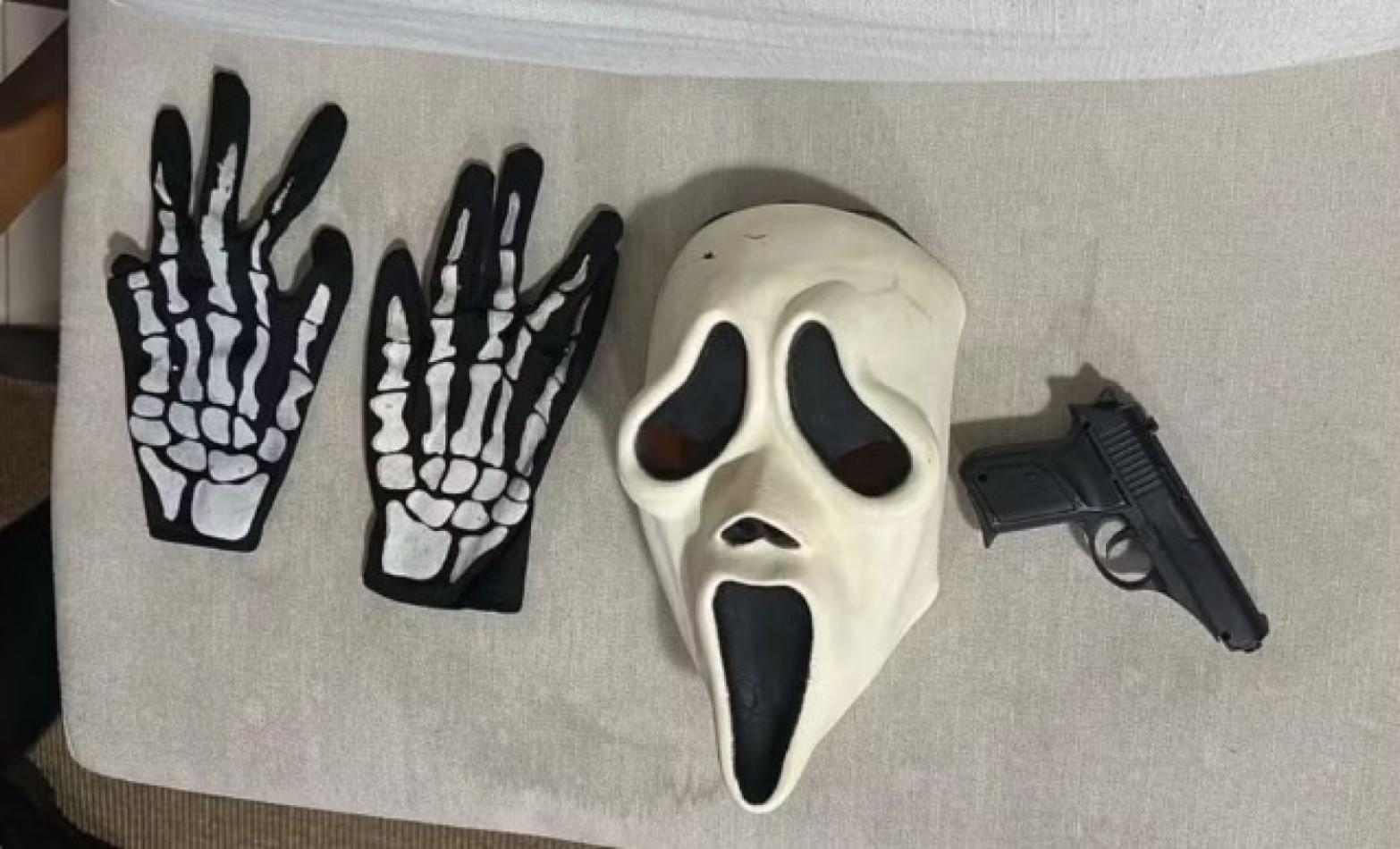 Adolescente apreendido em Goiás suspeito de participar de grupo que incentivava crimes de ódio tinha arma de brinquedo e