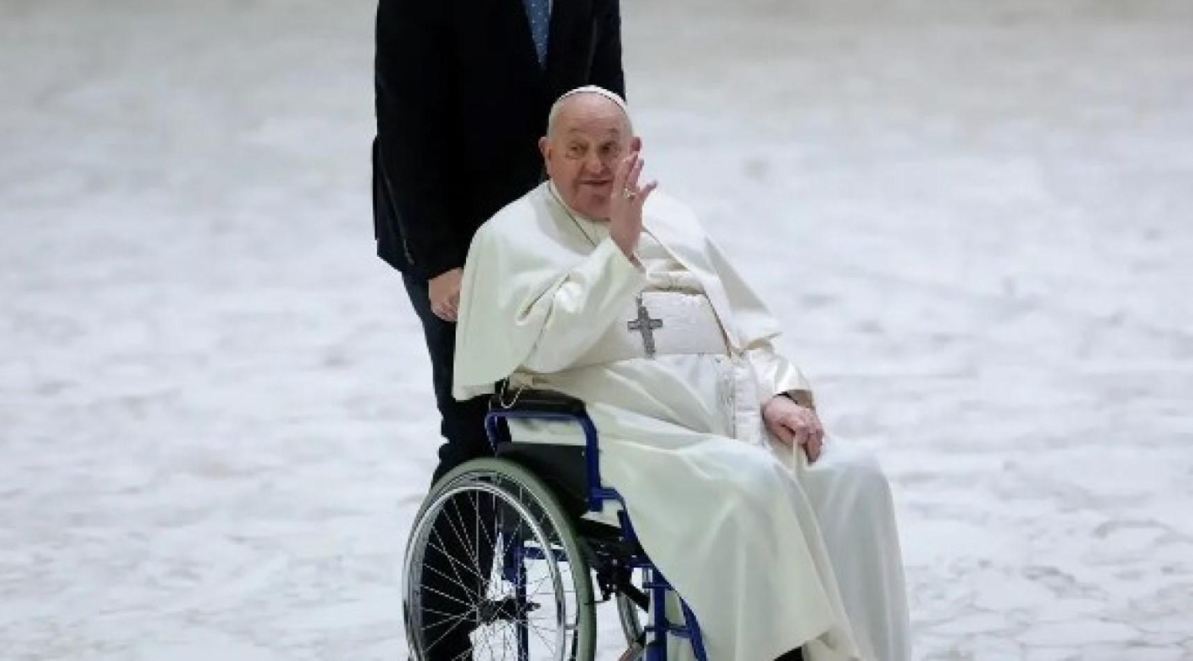 Papa Francisco morreu de AVC e insuficiência cardíaca, diz Vaticano
