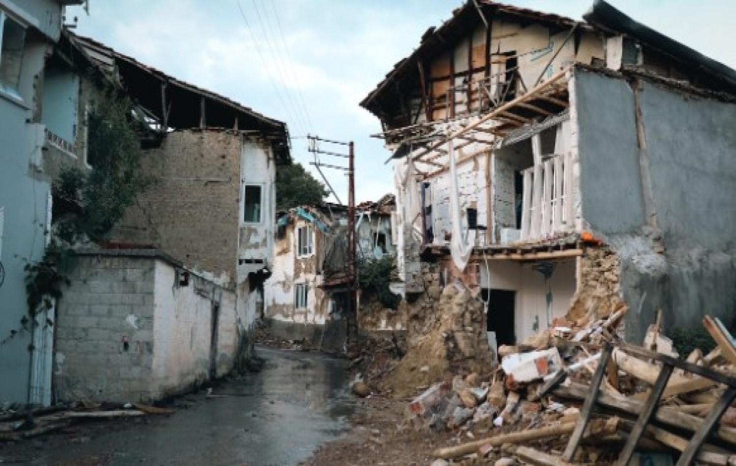 Terremoto de magnitude 6,2 deixa mais de 150 feridos, na Turquia