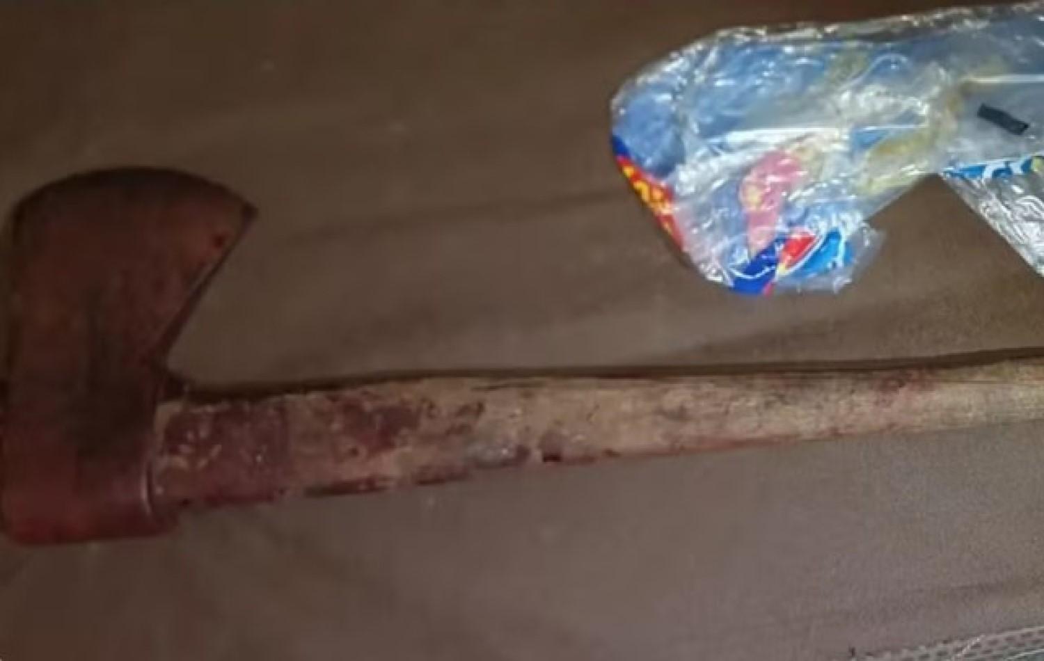 Mãe é presa suspeita de matar o filho a machadadas enquanto ele dormia