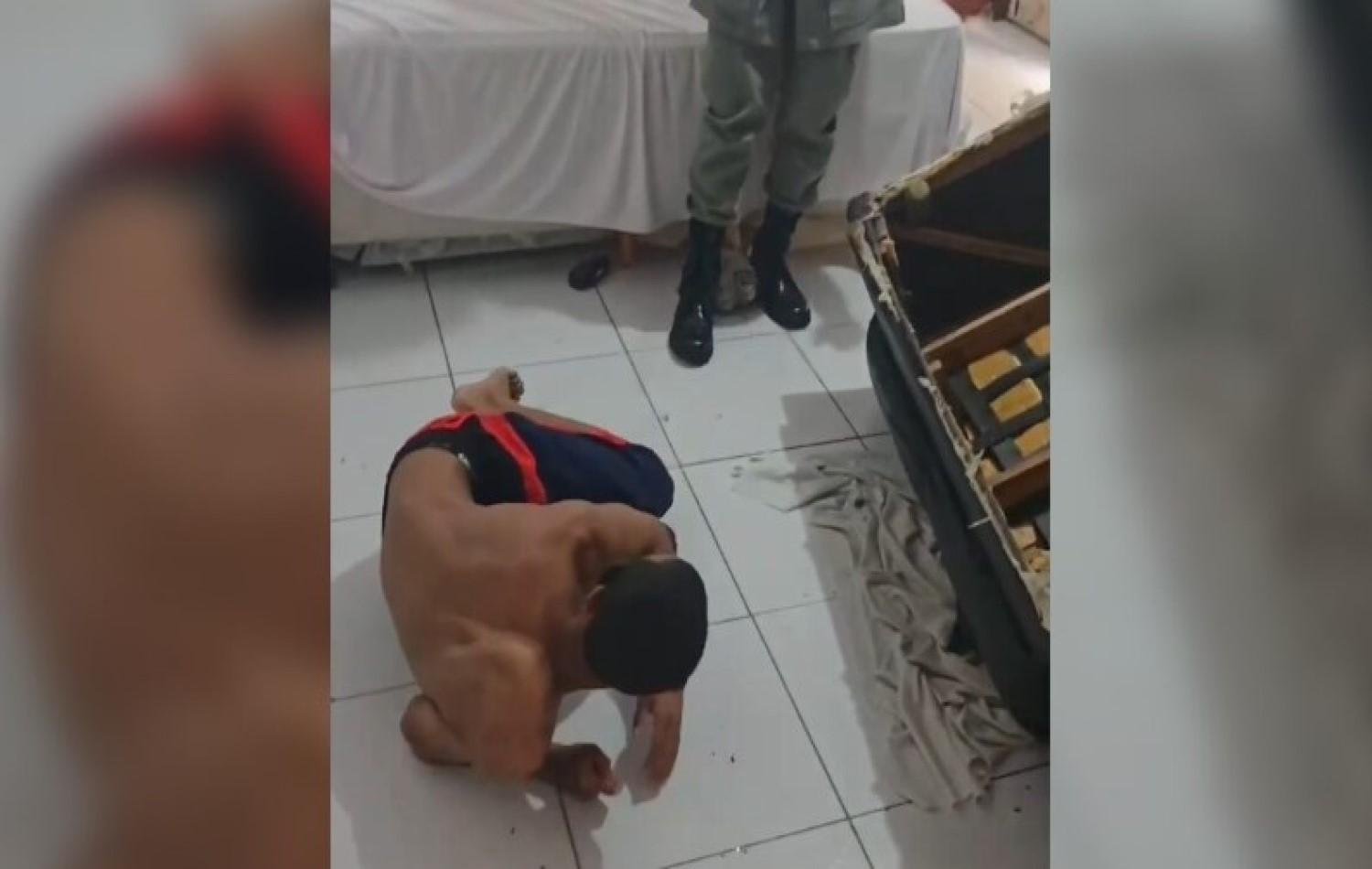 PM encontra suspeito escondido dentro de um sofá, em Caldas Novas