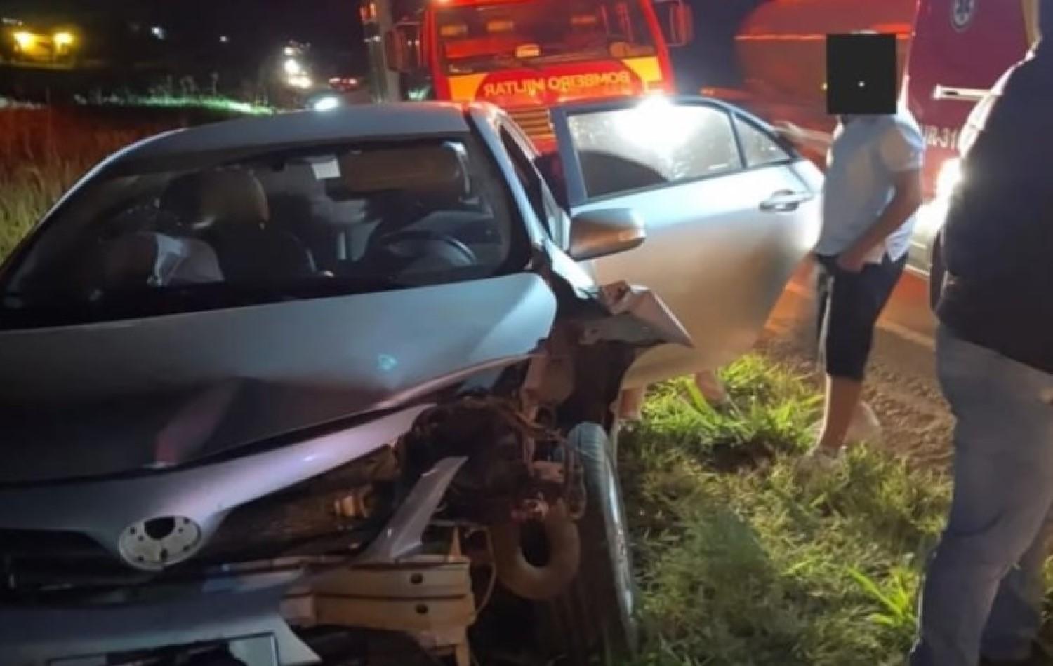 Bombeiros de Chapadão do Céu socorrem motorista que colidiu com o veículo em Anta