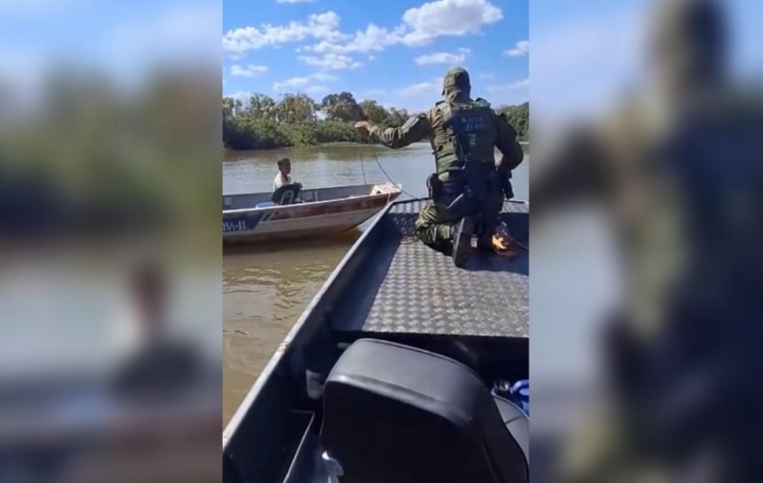 Polícia socorre família à deriva no Rio Araguaia; criança estava com anzol fisgado no nariz