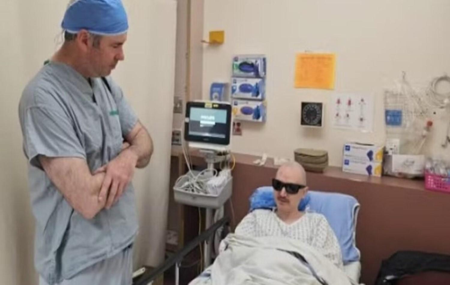 Homem cego tem dente implantado em olho e volta a enxergar