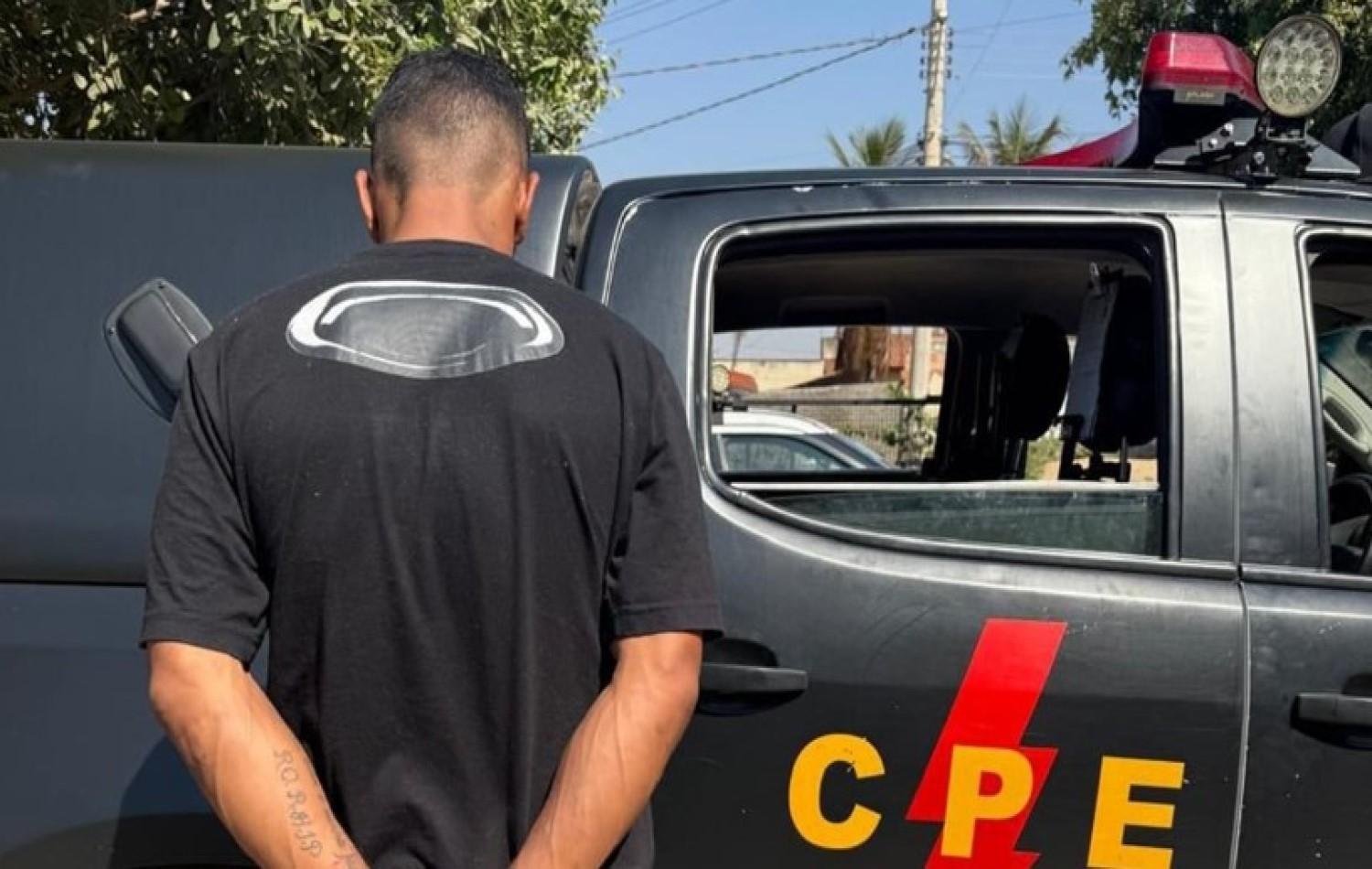 Homem corta pescoço da namorada com copo quebrado de vidro em Aparecida