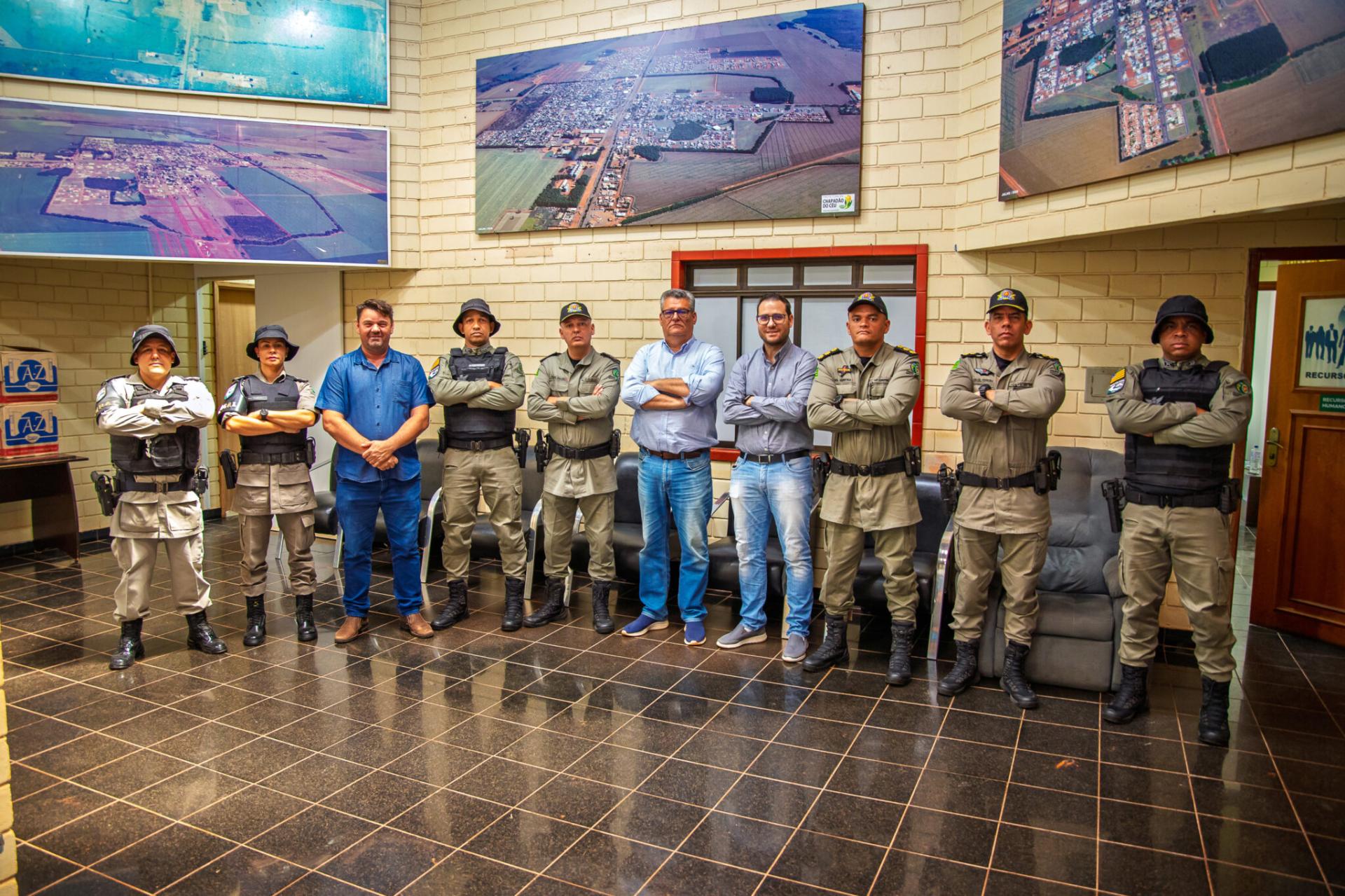 Prefeitura se reúne com forças policiais