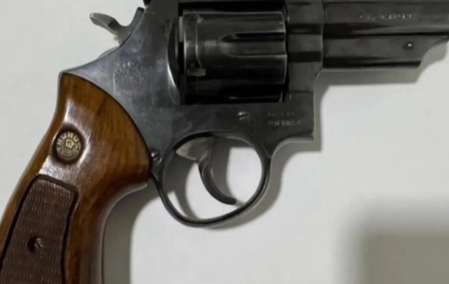 Homem é preso suspeito de invadir casa da ex e atirar contra atual companheiro dela em Jataí