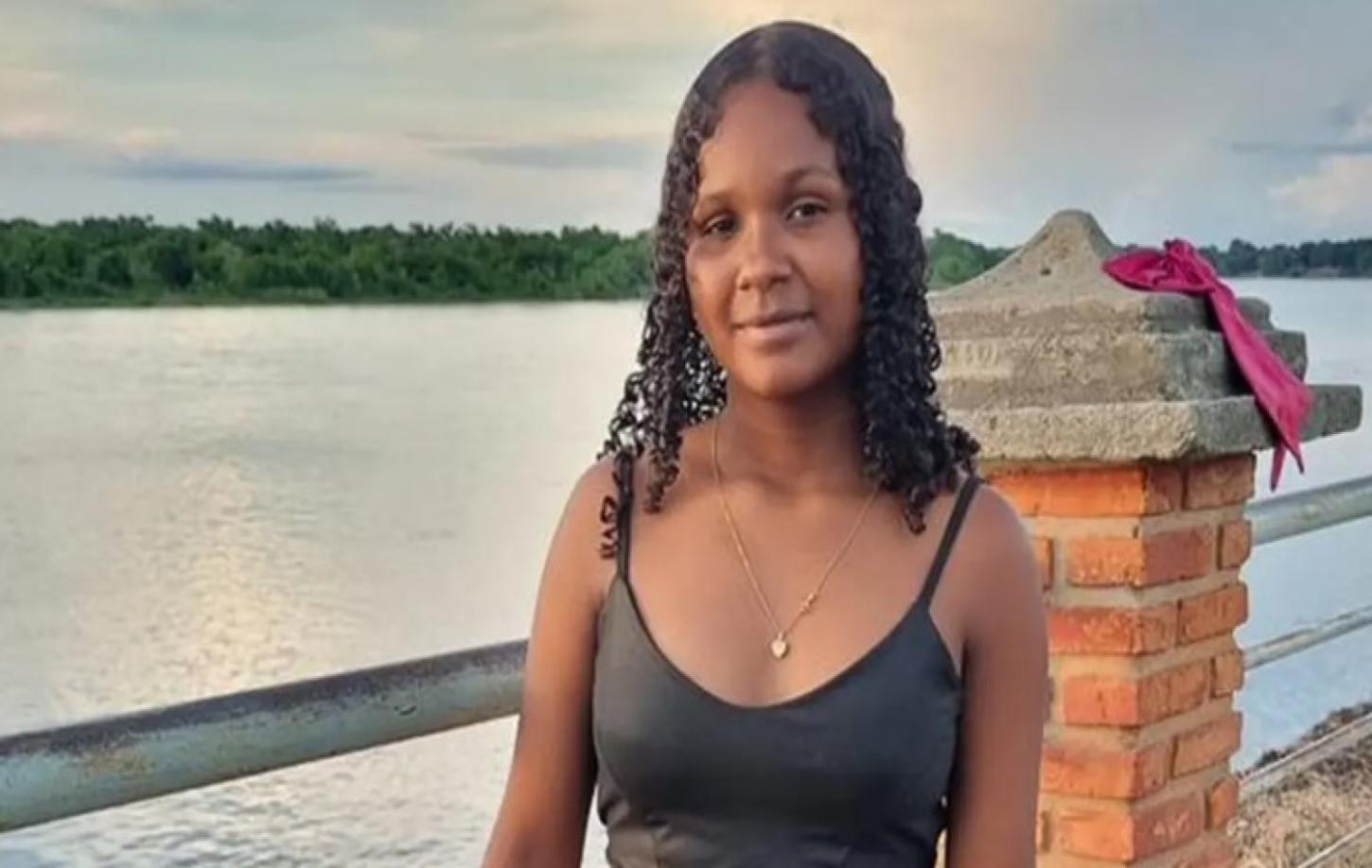 Família relaciona morte de menina de 13 anos a bullying e racismo na escola, em Britânia