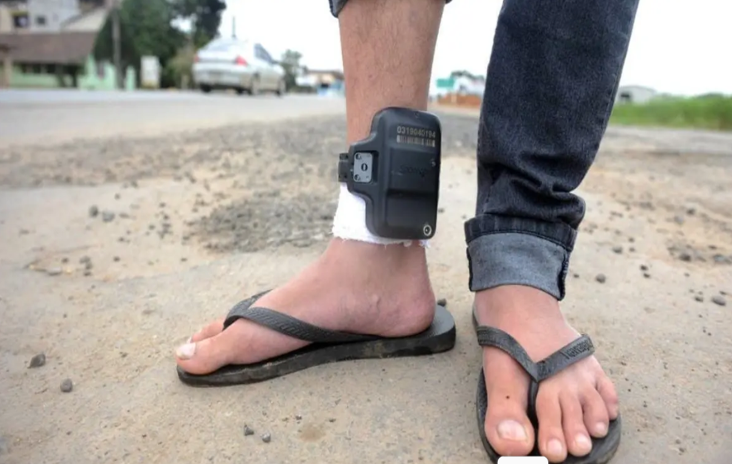 Veja quanto pode ser cobrado pelo uso da tornozeleira eletrônica em Goiás