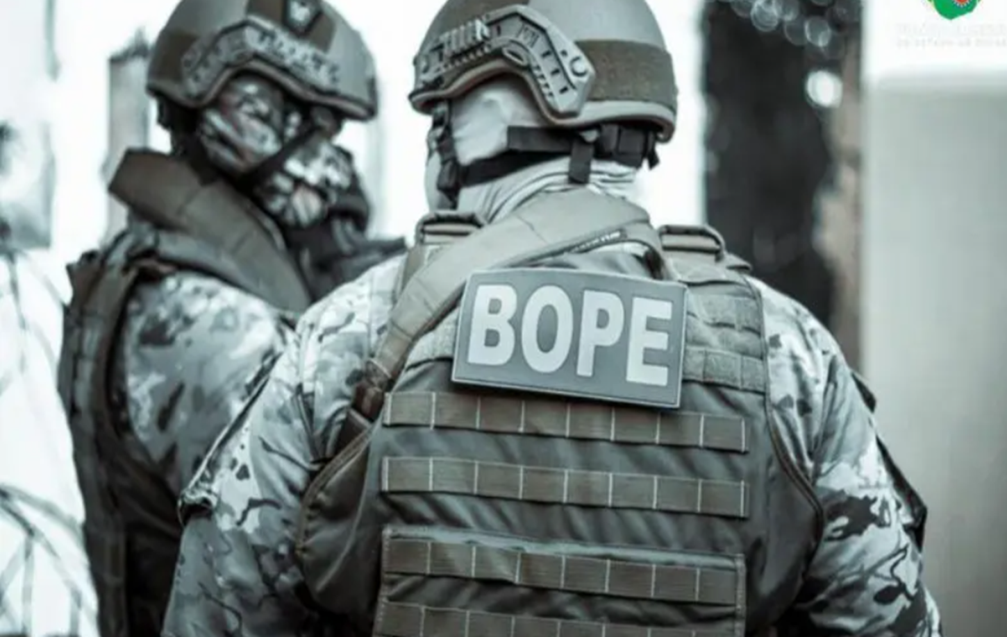 Assaltante de banco morre em confronto e Bope é acionado para detonar explosivos em Goiânia