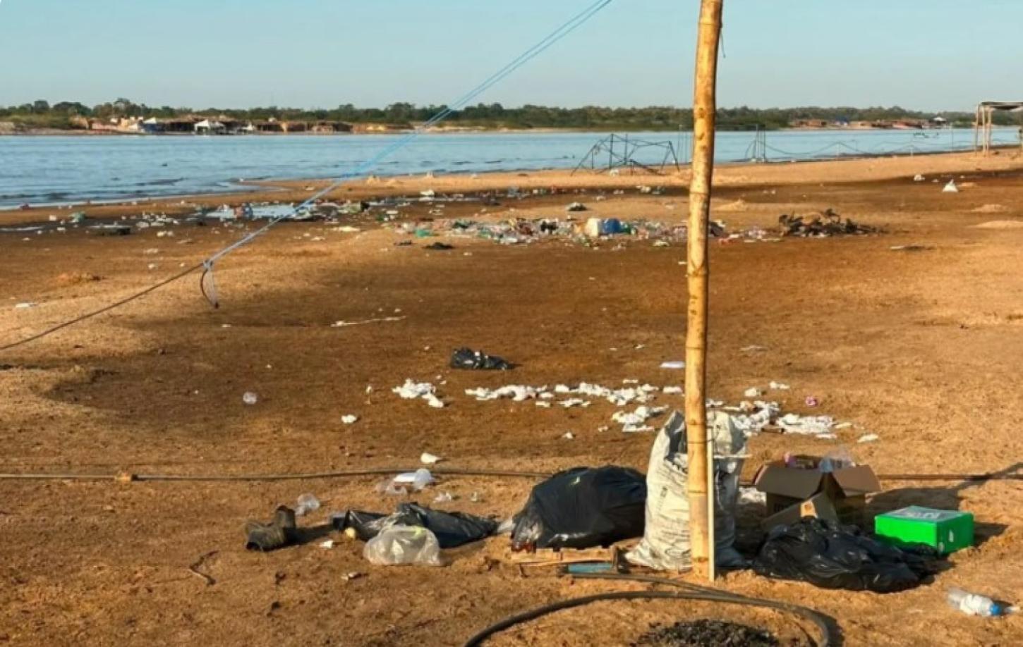 Vaso sanitário e garrafas: mais de 3 toneladas de lixo são retiradas de praia no Araguaia
